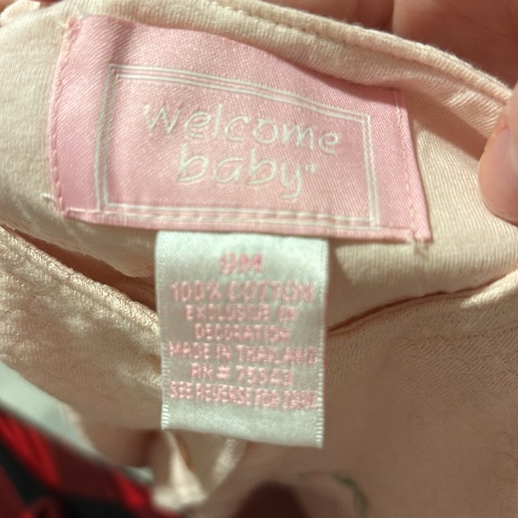 Welcome Baby Sleeper Outfit with buttons and snaps size 9 months - Picture 3 of 3
